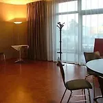 Отель De Loire Et Restaurant Les Bateliers