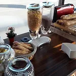 Отель De Loire Et Restaurant Les Bateliers 3*