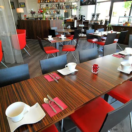 Hotel De Loire Et Restaurant Les Bateliers Trélazé
