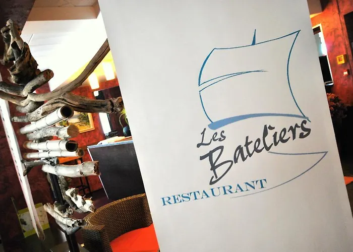 호텔 De Loire Et Restaurant Les Bateliers 3*
