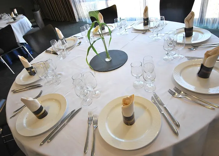 Hotel De Loire Et Restaurant Les Bateliers Trélazé