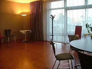 Отель De Loire Et Restaurant Les Bateliers