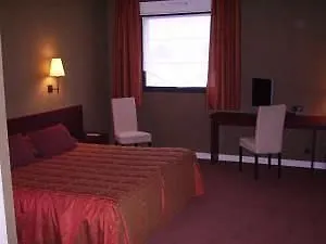 Hotel De Loire Et Restaurant Les Bateliers