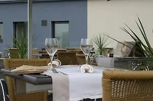 Hotel De Loire Et Restaurant Les Bateliers Trélazé